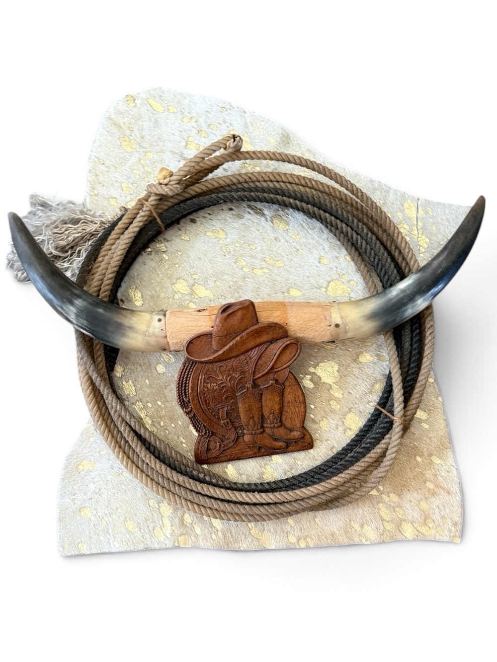 Authentic Western Craft Décor Bundle – Cowhide, Horns, Lariat Rope & VTG Plaque